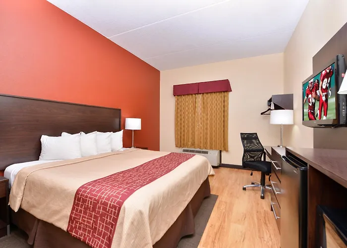 Inn Red Roof & West Broad 2*