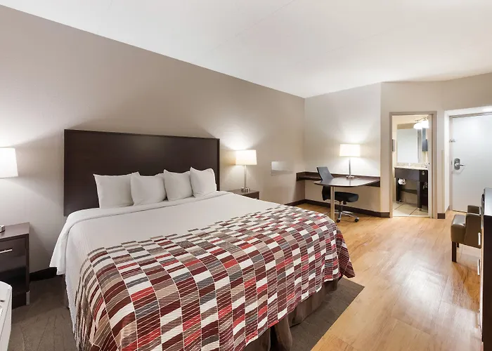Inn Red Roof & West Broad 2*