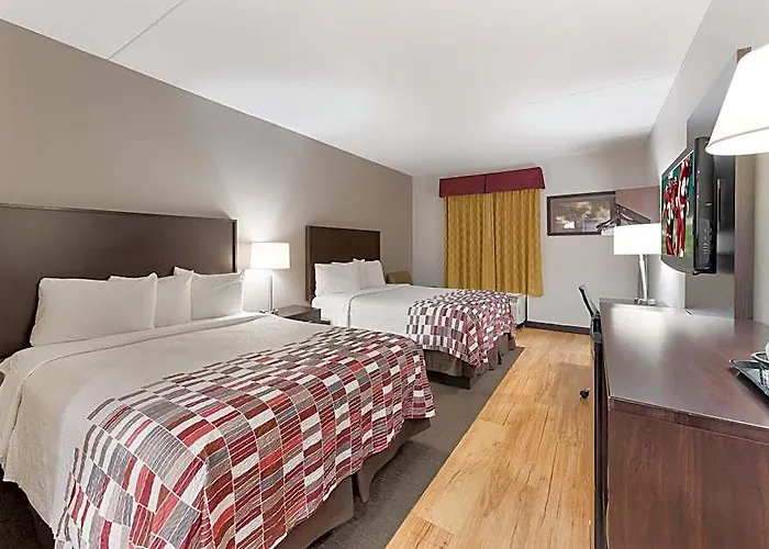 Inn Red Roof & West Broad 2*